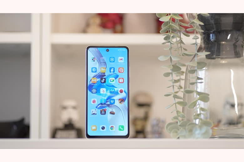 Mở hộp và trải nghiệm trên tay itel RS4: Chất lượng vượt trội hơn giá cả 9 trên tay Itel RS4
