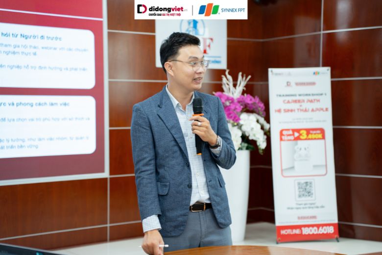 D.EDUCARE - Định Hướng Nghề Nghiệp Đỉnh Cao Với Hệ Sinh Thái Apple và AI Cùng Di Động Việt tại UEF 17 8 1