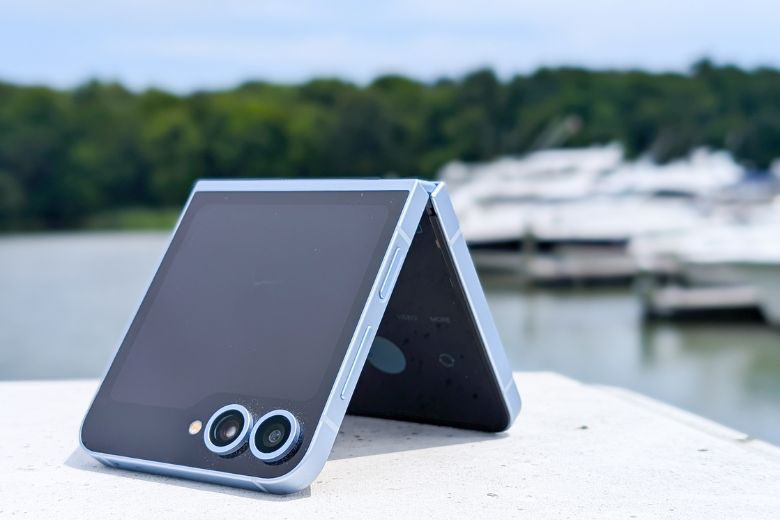 Galaxy Z Flip7 FE: Thực hư chuyện 'bình mới rượu cũ'? 5 galaxy z flip7 fe c3