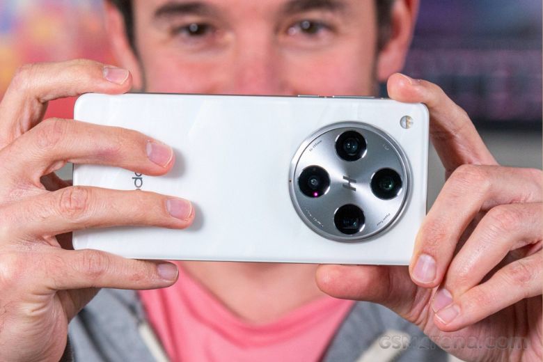 OPPO Find X9 Pro thay đổi cấu hình camera: Thiết kế 3 ống kính, cảm biến 200MP 4 oppo find x9 pro 2