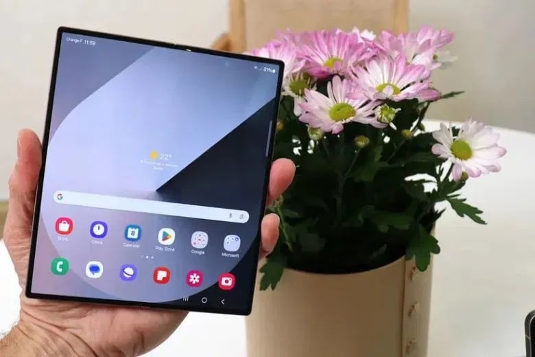 Cấu hình Samsung Galaxy Z Fold7 có gì đáng mong đợi? 12 Màn hình AMOLED của Samsung Galaxy Z Fold7 và độ phân giải 120Hz