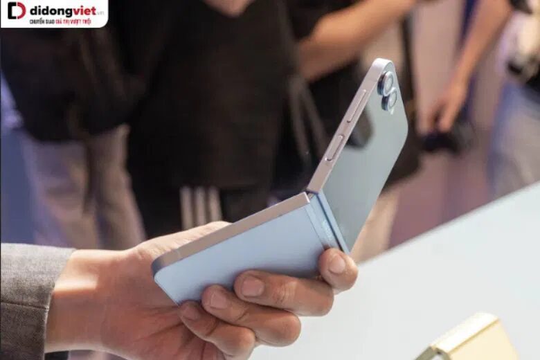 Samsung Galaxy Z Flip7 khi nào ra mắt? Có gì mới? 13 Camera chính 50MP và camera siêu rộng 12MP mang đến chất lượng ảnh sắc nét