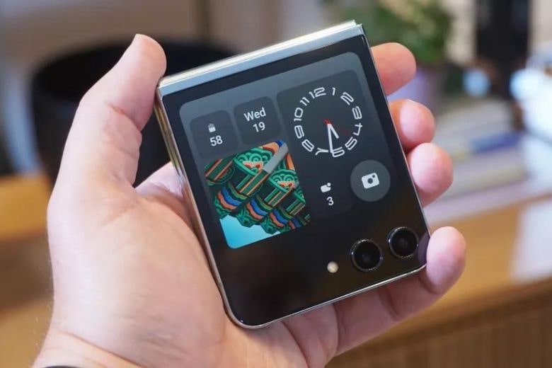 Samsung Galaxy Z Flip7 khi nào ra mắt? Có gì mới? 10 Màn hình lớn hơn và viền mỏng hơn giúp Galaxy Z Flip7 mang đến trải nghiệm tuyệt vời cho người dùng