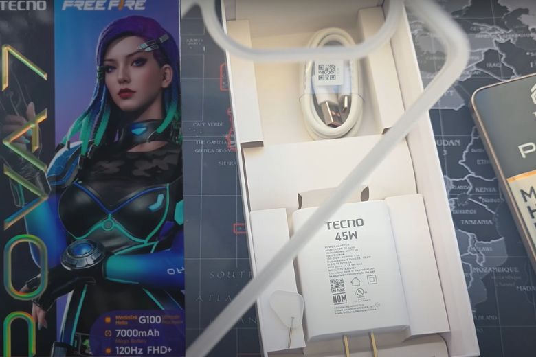 Mở hộp và trên tay TECNO POVA 7 có gì đặc biệt bên trong? 6 TECNO POVA 7 được trang bị đầy đủ phụ kiện, sạc nhanh 45W tặng kèm trong hộp