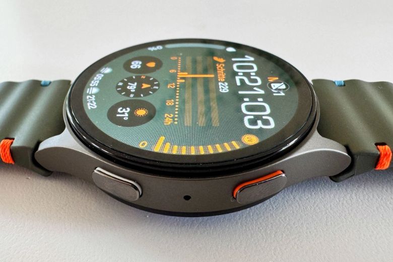 unpacked galaxy watch 2