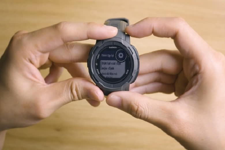 cách reset đồng hồ Garmin