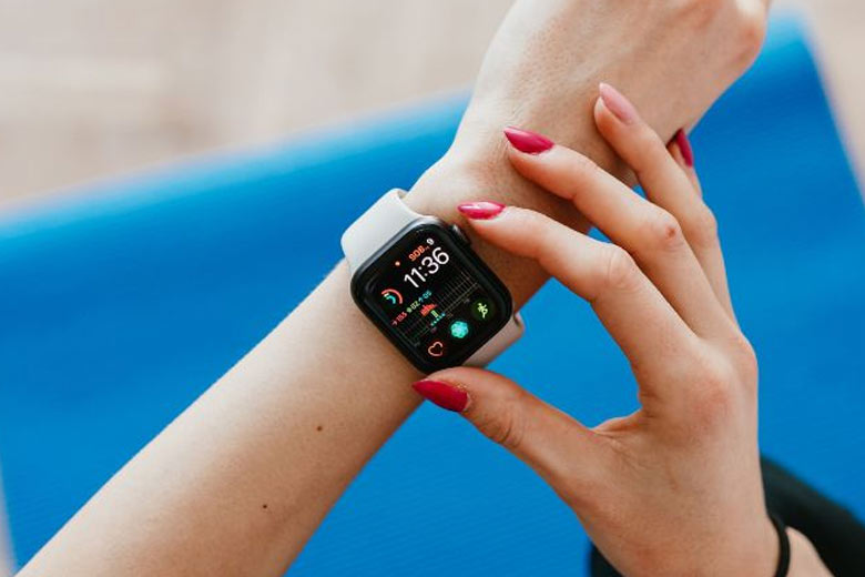 Có nên mua đồng hồ thông minh trong năm 2025? Những lợi ích của Smartwatch 10 lợi ích của đồng hồ thông minh