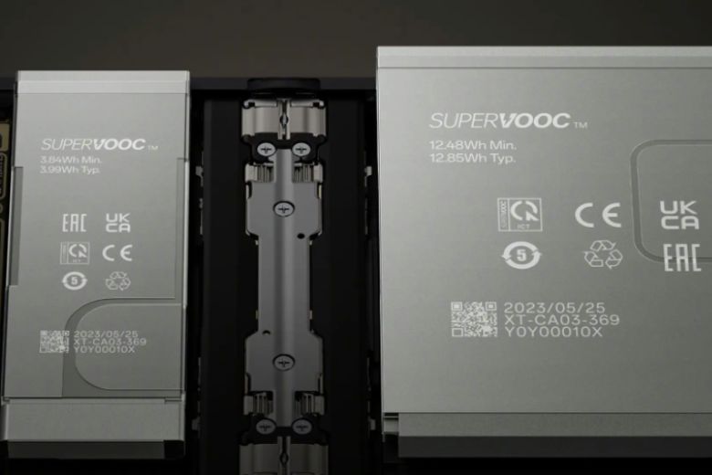 Pin và sạc của Z Flip7 và Find N3 Flip