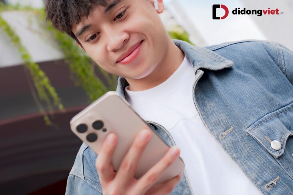 So sánh Samsung Z Fold7 và iPhone 16 Pro Max: Cuộc đối đầu giữa hai siêu phẩm 14 iPhone 16 Pro Max phù hợp người ưu tiên hiệu năng ổn định, camera chất lượng, pin lâu và hệ sinh thái Apple liền mạch.