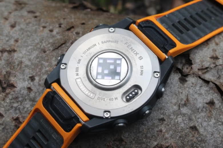 trên tay garmin fenix 8