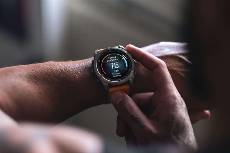trên tay garmin fenix 8