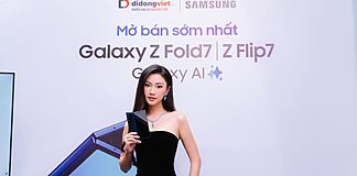 Hoa Hậu Phương Linh Review Nhanh Samsung Galaxy Z Fold7