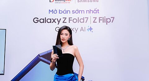 Hoa Hậu Phương Linh Review Nhanh Samsung Galaxy Z Fold7 Hoa Hậu Phương Linh Review Nhanh Samsung Galaxy Z Fold7