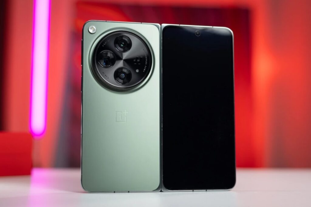 So sánh Galaxy Z Fold7 và OnePlus Open: Lựa chọn nào tốt hơn? 10 OnePlus Open cũng mang đến trải nghiệm màn hình gập rộng rãi cùng Snapdragon 8 Gen 2 hiệu năng cao.