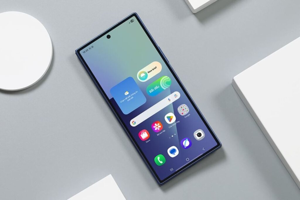 So sánh Samsung Galaxy Z Fold7 vs OPPO Find N5: Lựa chọn nào phù hợp cho bạn? 9 Galaxy Z Fold7 ghi điểm với thiết kế vuông vắn, chuẩn kháng nước IPX8 và cụm camera hình viên thuốc đặc trưng.