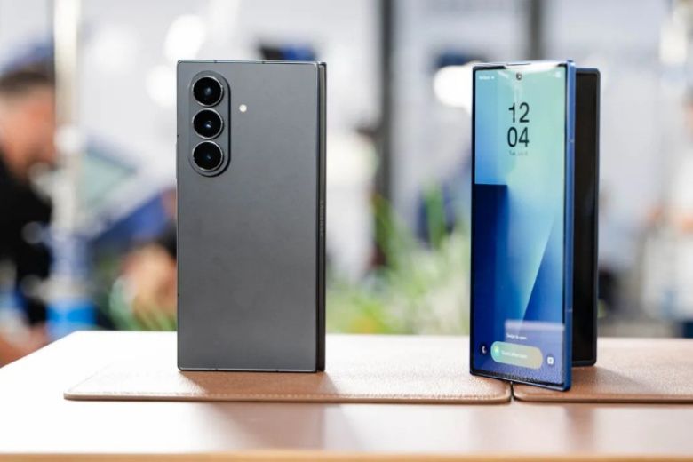 Một YouTuber Livestream Gập Mở Galaxy Z Fold7 200,000 Lần: Kết Quả Thử Nghiệm Độ Bền 6 Thực Tế Thử Nghiệm Galaxy Z Fold7
