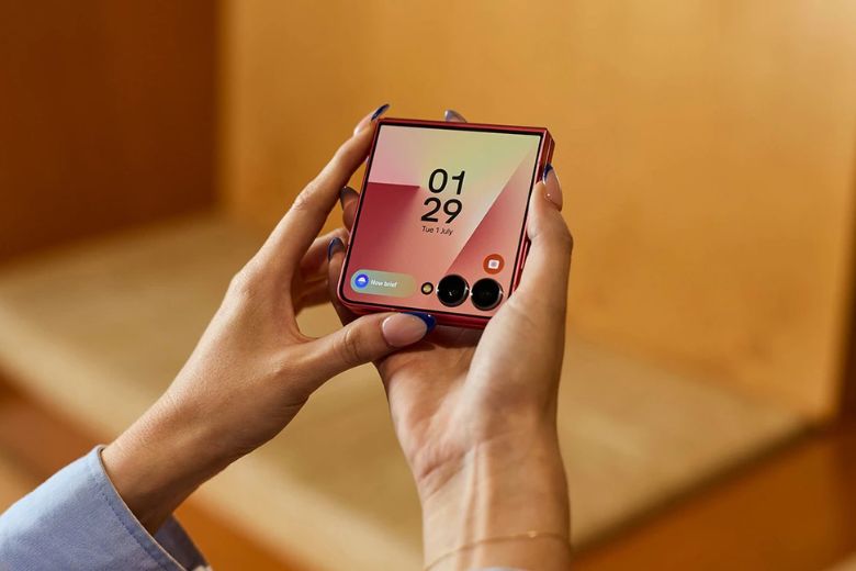 Samsung Galaxy Z Flip7: Cột Mốc Cuối Cùng Của Thiết Kế Điện Thoại Gập? 10 Tương Lai Của Galaxy Z Flip