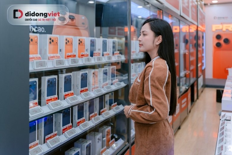 ca sĩ Duyên Quỳnh iPhone 17 Pro Max Di Động Việt