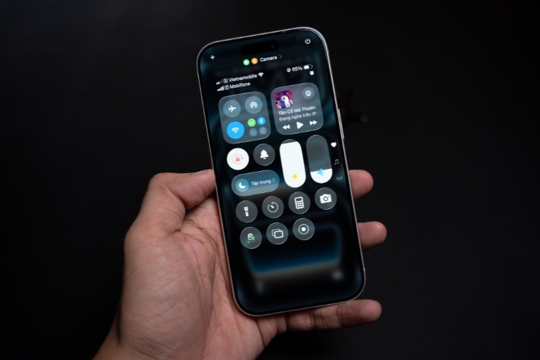 iPhone 17 Pro vs Samsung Galaxy S25 Ultra chọn iPhone 17 Pro