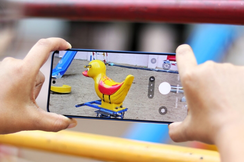 So sánh Galaxy S26 và iPhone 17 màn hình Samsung sẽ lấy lại "ngôi vương"