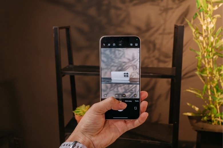 So sánh iPhone 17 Pro Max vs Xiaomi 15T/15T Pro: Flagship nào đáng mua hơn? 15 So sánh iPhone 17 Pro Max vs Xiaomi 15T/15T Pro camera Leica