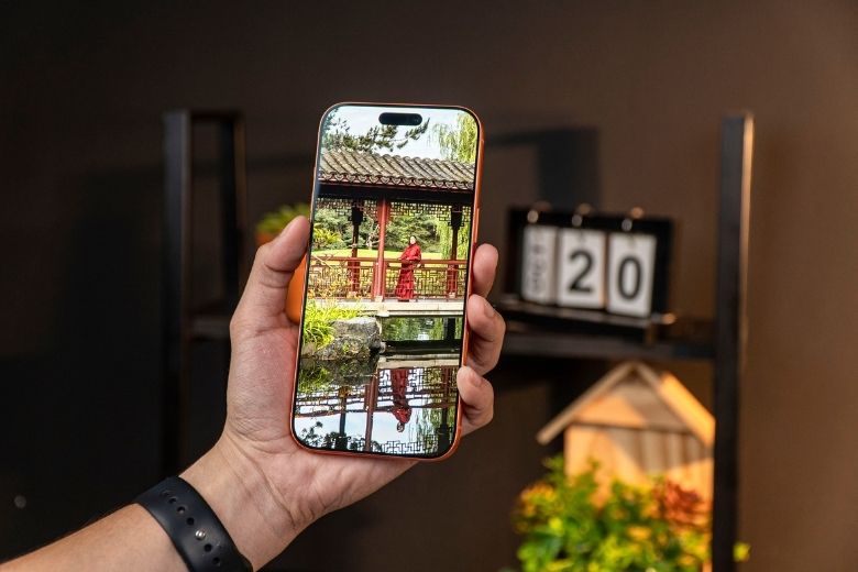 So sánh chi tiết iPhone 17 Pro với các flagship Android cao cấp: Đâu là lựa chọn tốt nhất 2025? 12 So sánh iPhone 17 Pro với các flagship Android cùng tầm