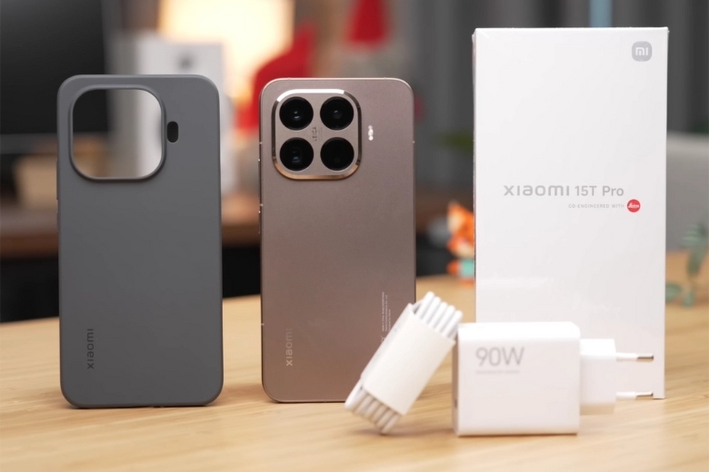 Trên tay Xiaomi 15T Pro phụ kiện bên trong