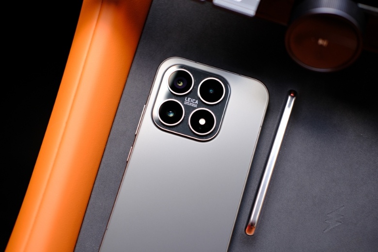 Cấu hình Xiaomi 17 với pin 7000mAh và sạc nhanh 100W