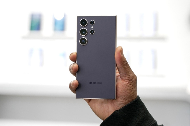 TOP 10 Điện thoại Android sale giá sốc dịp Black Friday tại Di Động Việt 13 Điện thoại Android giá sốc Black Friday Samsung Galaxy S25 Ultra