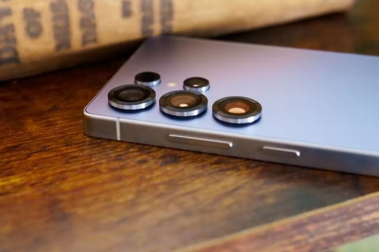 Galaxy S26 Ultra có sạc nhanh không? công suất 60W có cạnh tranh lại các đối thủ?