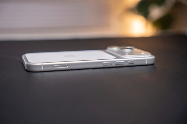 Giá iPhone 17 Pro 512GB bao nhiêu tiền và nên mua không? 9 Giá iPhone 17 Pro 512GB bao nhiêu tiền so sánh