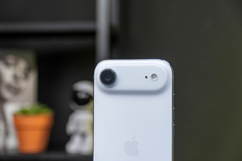 iPhone Air vs iPhone 17 Pro Max: Chọn phong cách hay hiệu năng? 14 iPhone Air vs iPhone 17 Pro Max camera đơn