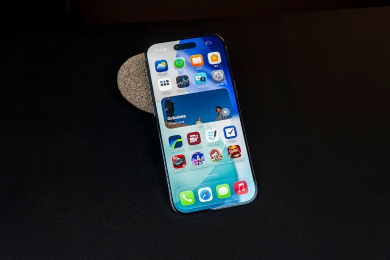 iPhone Air vs iPhone 17 Pro Max: Chọn phong cách hay hiệu năng? 17 iPhone Air vs iPhone 17 Pro Max dùng cơ bản