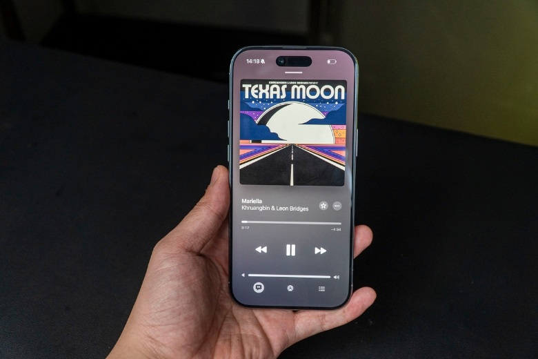 So sánh pin iPhone Air và iPhone 17 theo dung lượng, trải nghiệm 12 Pin iPhone Air với iPhone 17 tác vụ cơ bản