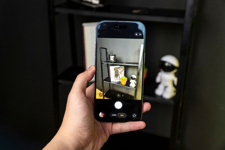 So sánh camera iPhone Air với iPhone 16: Nâng cấp có đáng tiền? 11 Camera iPhone Air và iPhone 16