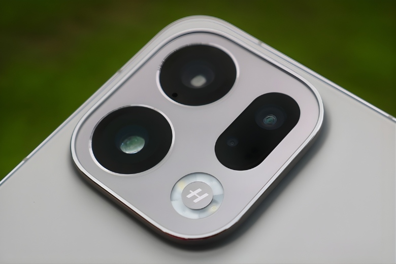 So sánh OPPO Find X9 và Find X8: Phiên bản nào đáng mua hơn? 19 So sánh OPPO Find X9 vs OPPO Find X8 camera 50MP