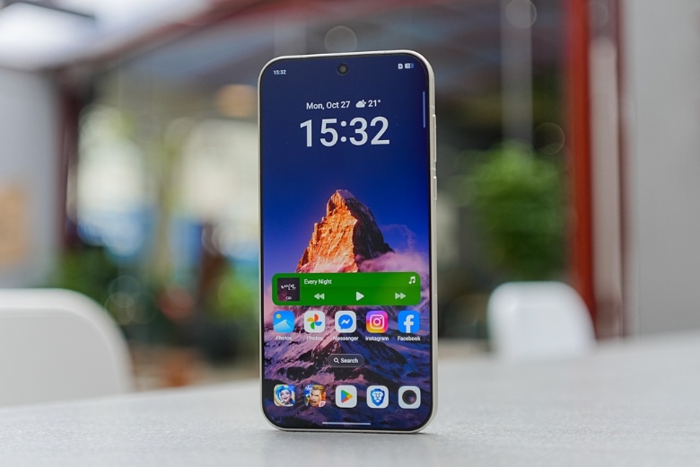 So sánh OPPO Find X9 và OPPO Find X9 Pro: Nên mua bản nào hợp lý? 16 So sánh OPPO Find X9 vs OPPO Find X9 Pro màn hình phẳng 6.59 inch