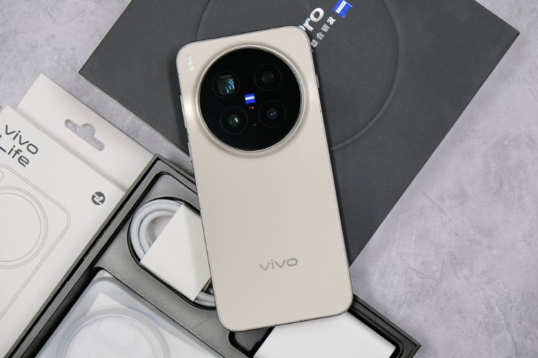 Vivo X300 Pro có mấy màu?