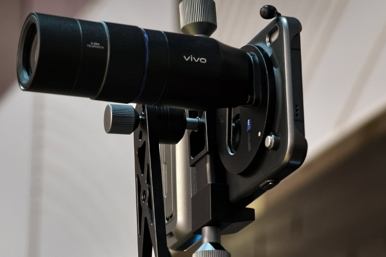 sự kiện ra mắt vivo X300 và vivo X300 Pro tại Việt Nam được livestream bằng chính vivo X300 Series