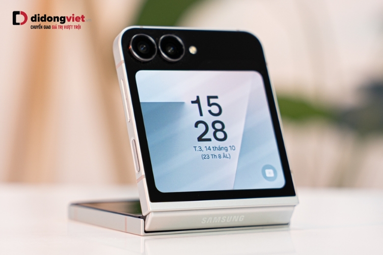 Samsung Galaxy Z Flip8 lộ diện: Màn hình phụ hơn 4 inch? 3 Công nghệ màn hình phụ trên Galaxy Z Flip8