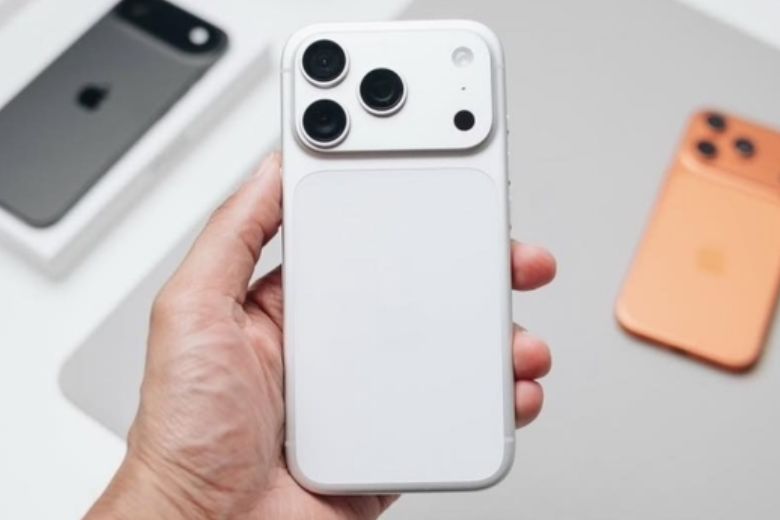 iPhone 17 Pro Max có phù hợp với dân bán hàng online livestream? 2 iPhone 17 Pro Max livestream bán hàng online