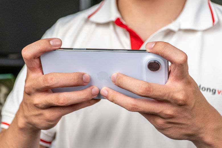 Trải nghiệm iPhone Air sau 3 tháng dùng: có bị nóng máy không? 4 iPhone Air sau 3 tháng dùng