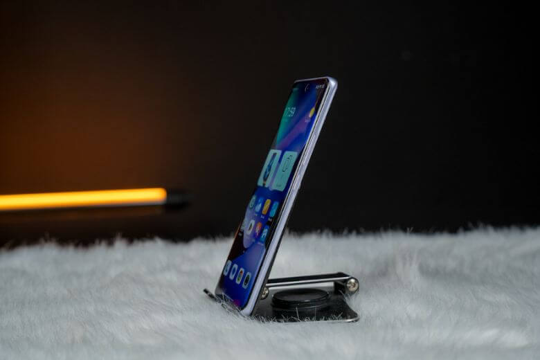 So sánh Xiaomi Redmi Note 15 5G và OPPO A79 5G- Nên mua máy nào? Redmi Note 15 5G cho trải nghiệm cao cấp: AMOLED 120Hz, gaming mạnh, camera 108MP OIS, pin 5520mAh.