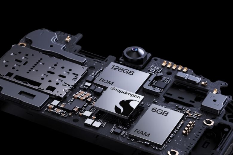 có nên mua OPPO A6t? cấu hình đủ dùng, pin 6500mah nhưng vẫn mát nhờ snapdragon