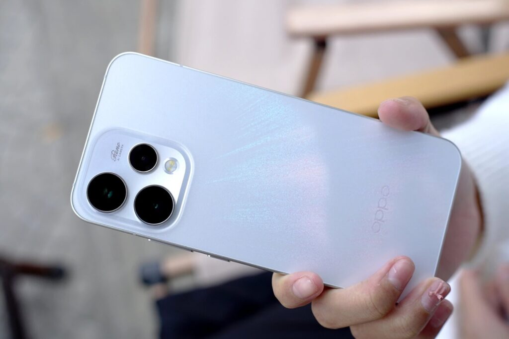 Đánh giá thực tế OPPO Reno15 5G: Camera, hiệu năng và pin có tốt không? 7 Đánh giá OPPO Reno15 5G