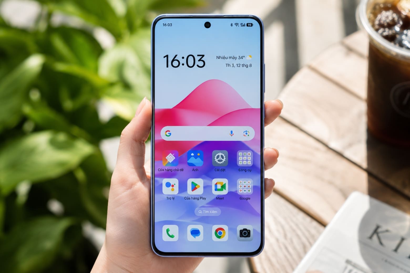 Đánh giá OPPO Reno15 F qua trải nghiệm thiết kế camera và hiệu năng thực tế 7 Đánh giá OPPO Reno15 F về màn hình AMOLED 120Hz và độ sáng ngoài trời