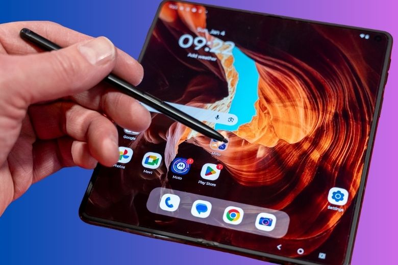 Motorola Razr Fold ra mắt bán kèm bút Stylus Moto Pen Ultra