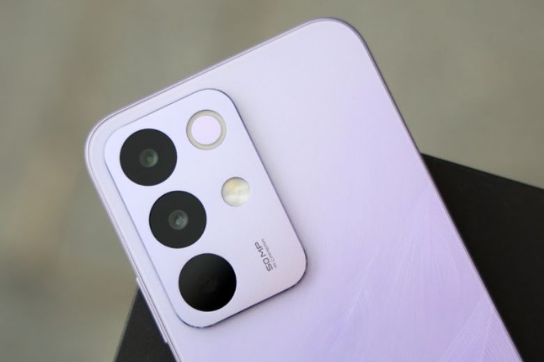 realme C85 series ra mắt: Pin 7000mAh, màn hình 144Hz sáng đến 4000 nits 9 realme C85 series ra mắt