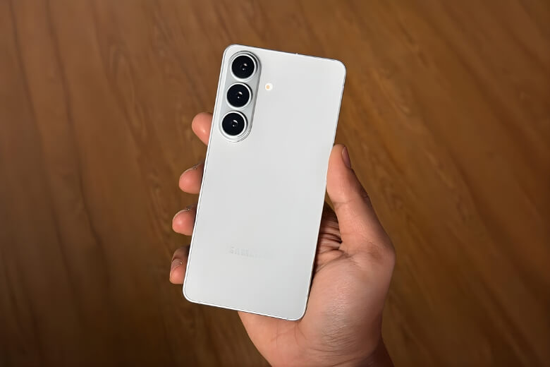 Samsung Galaxy S26 Plus có mấy màu? Tư vấn chọn màu thích hợp 8 Samsung Galaxy S26 Plus có mấy màu phiên bản Trắng