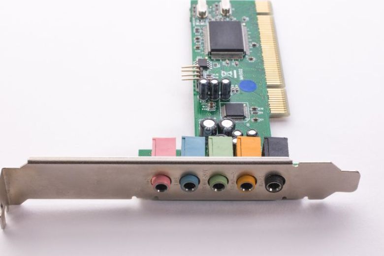 Sound Card là gì? Cấu tạo, tính năng & Hướng dẫn kết nối chi tiết 13 Sound Card là gì